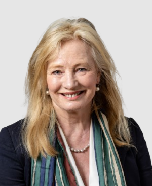 Dr Vivienne Hall